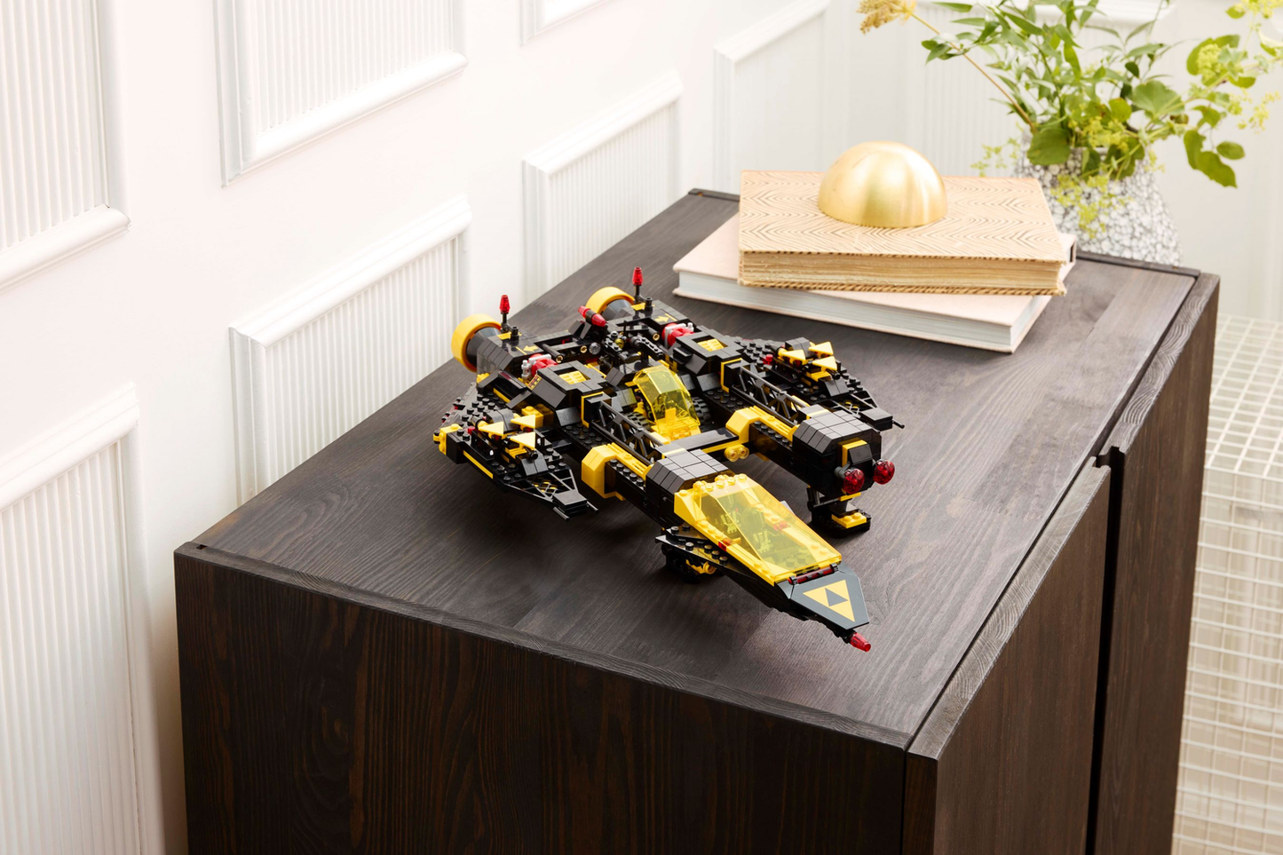 Icons 10355 Blacktron Renegade