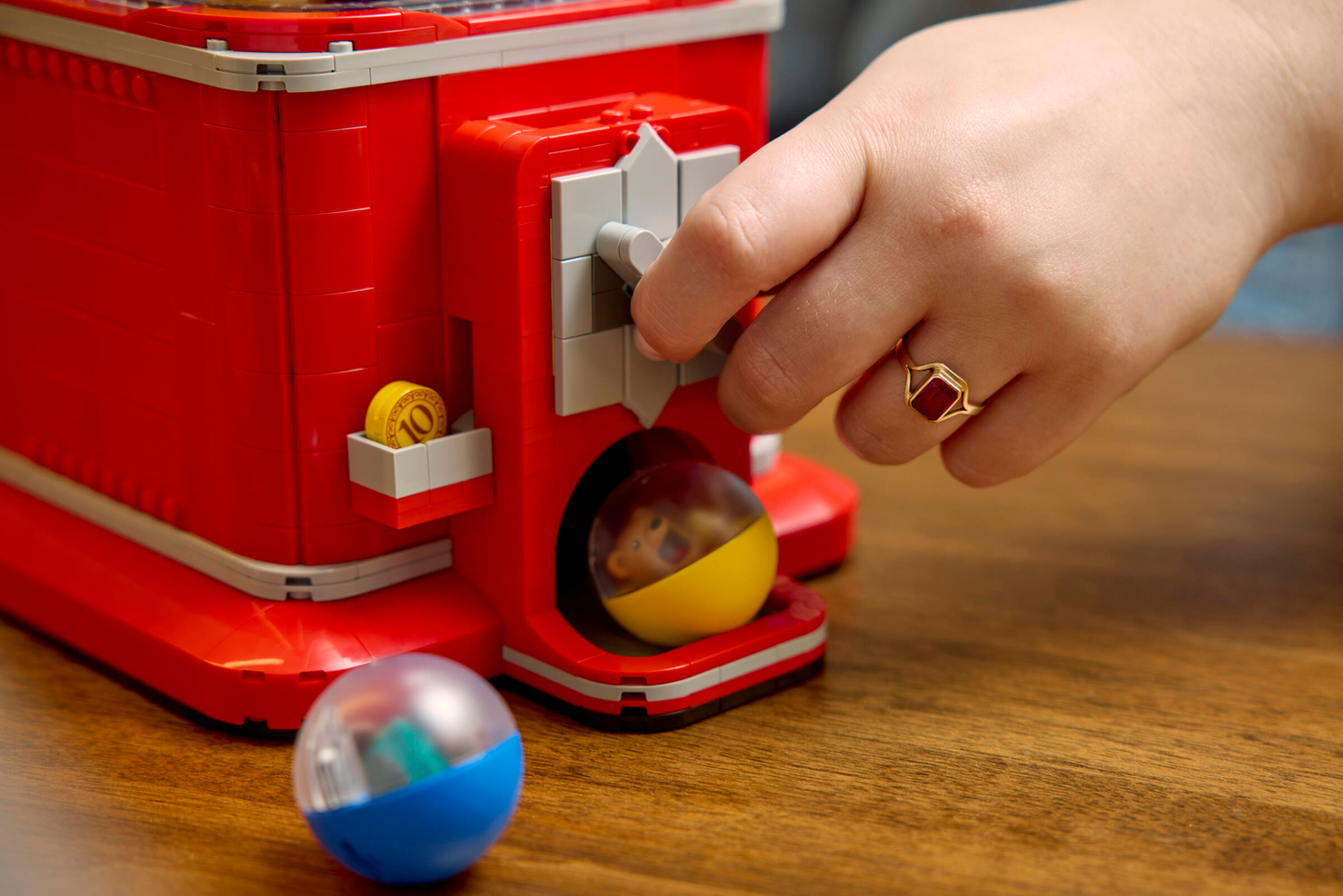 Ideas 21358 Spielzeugautomat mit Minifiguren
