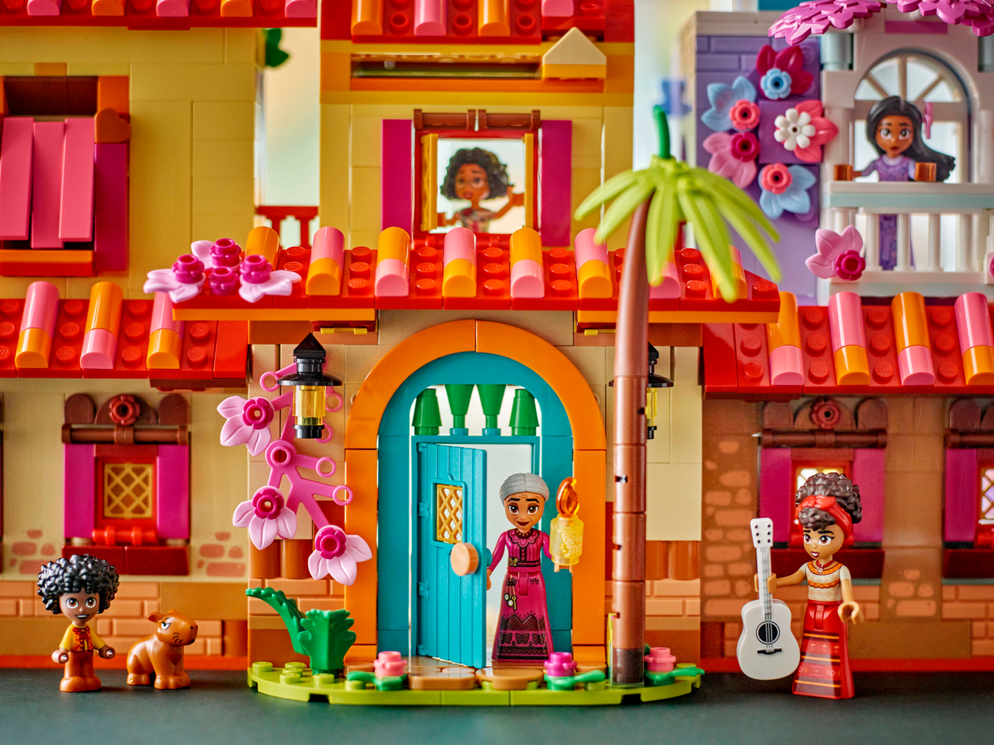 Disney 43245 Das magische Haus der Madrigals
