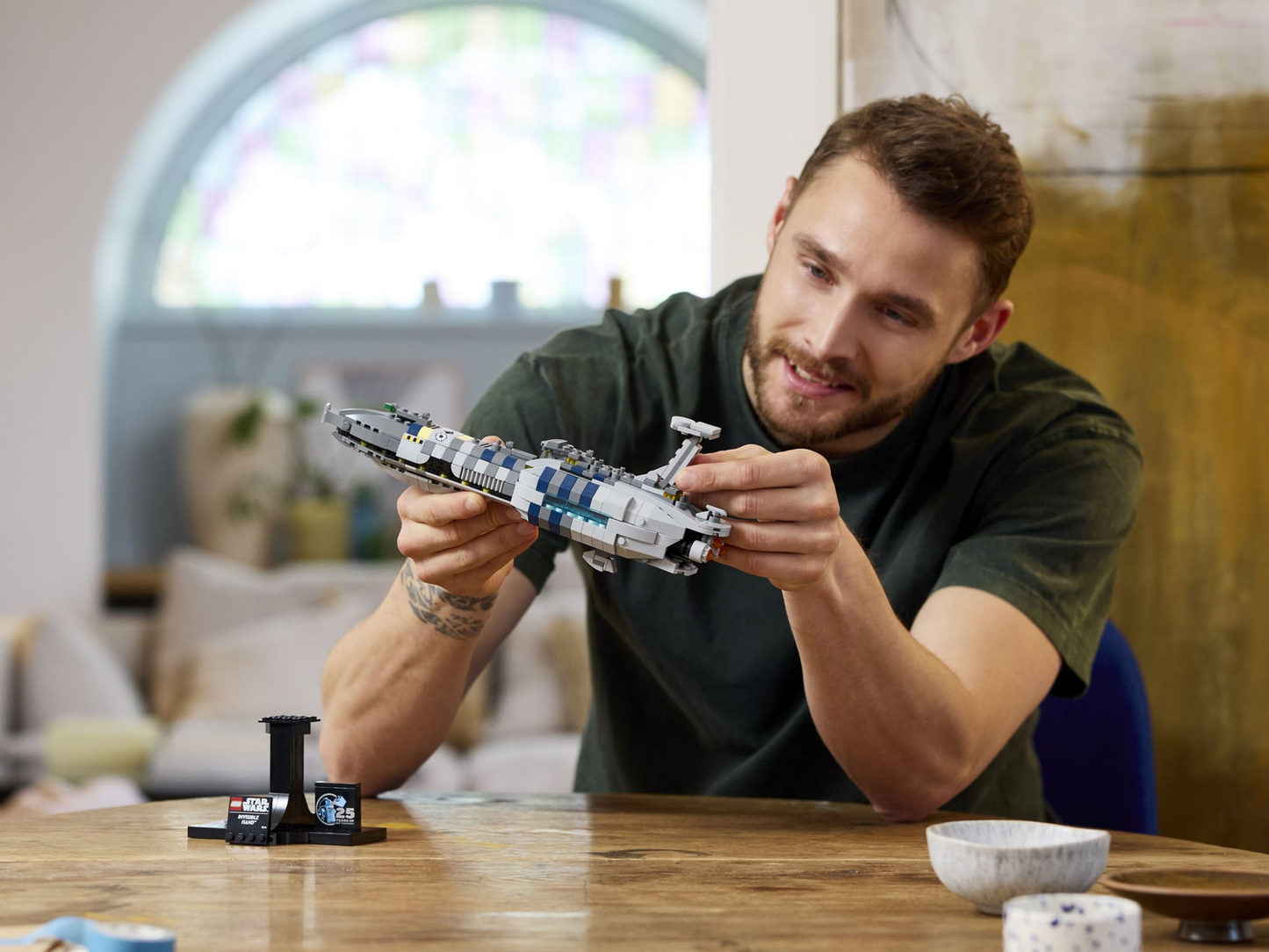 Star Wars 75377 Invisible Hand