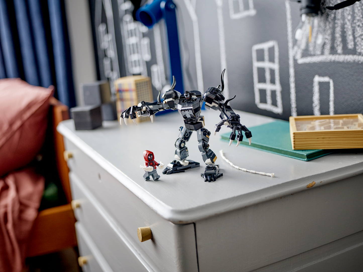 Spider-Man 76276 Venom Mech vs. Miles Morales
