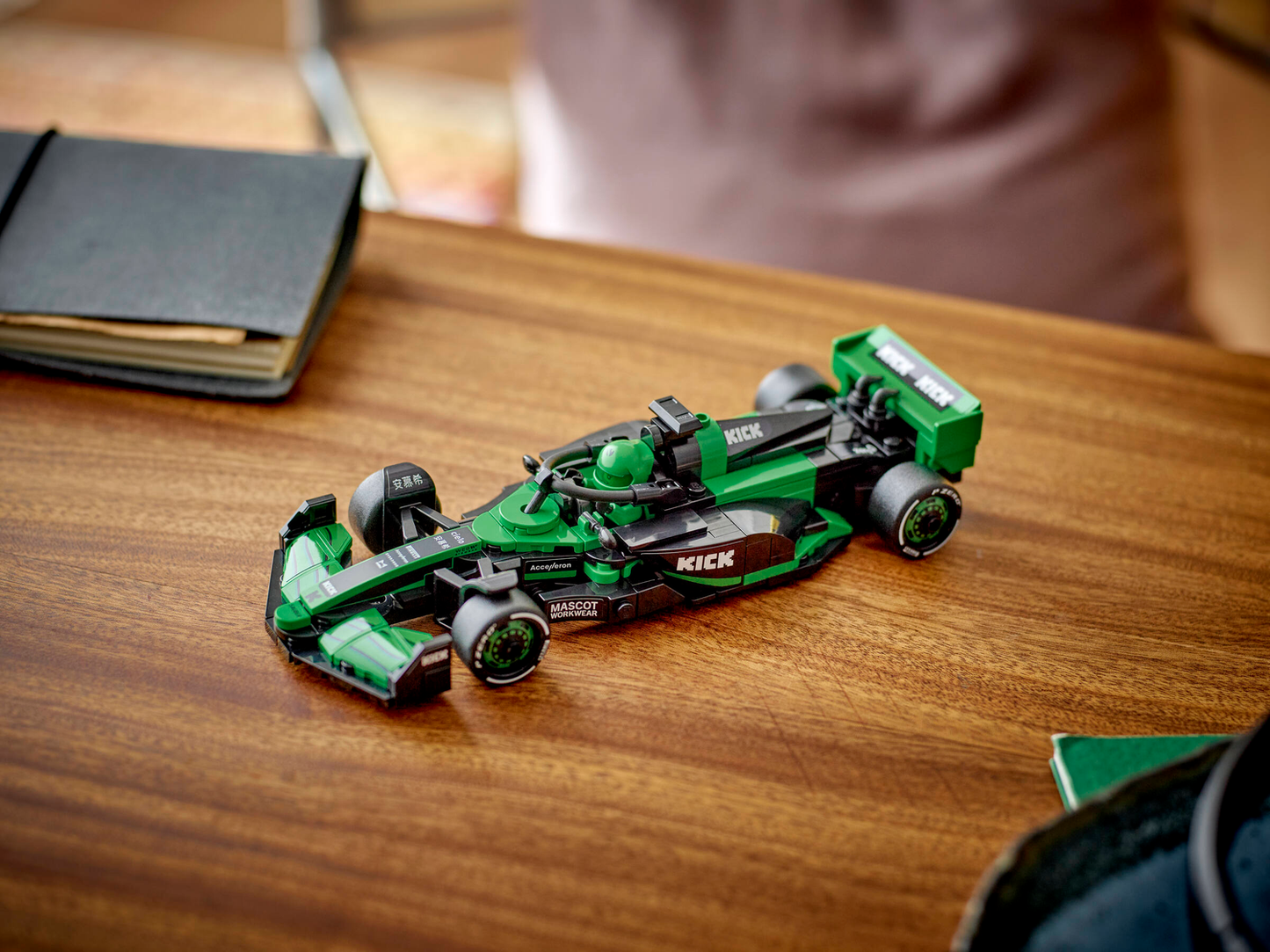 Speed Champions 77247 KICK Sauber F1 Team C44 Rennauto