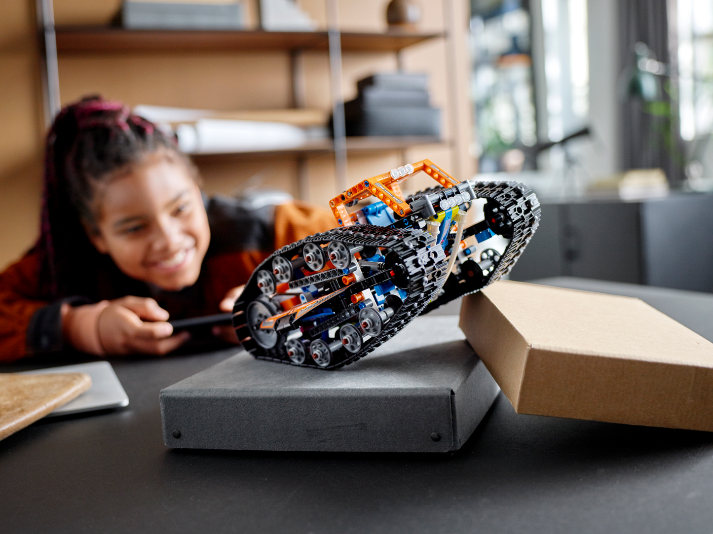 Technic 42140 App-gesteuertes Transformationsfahrzeug