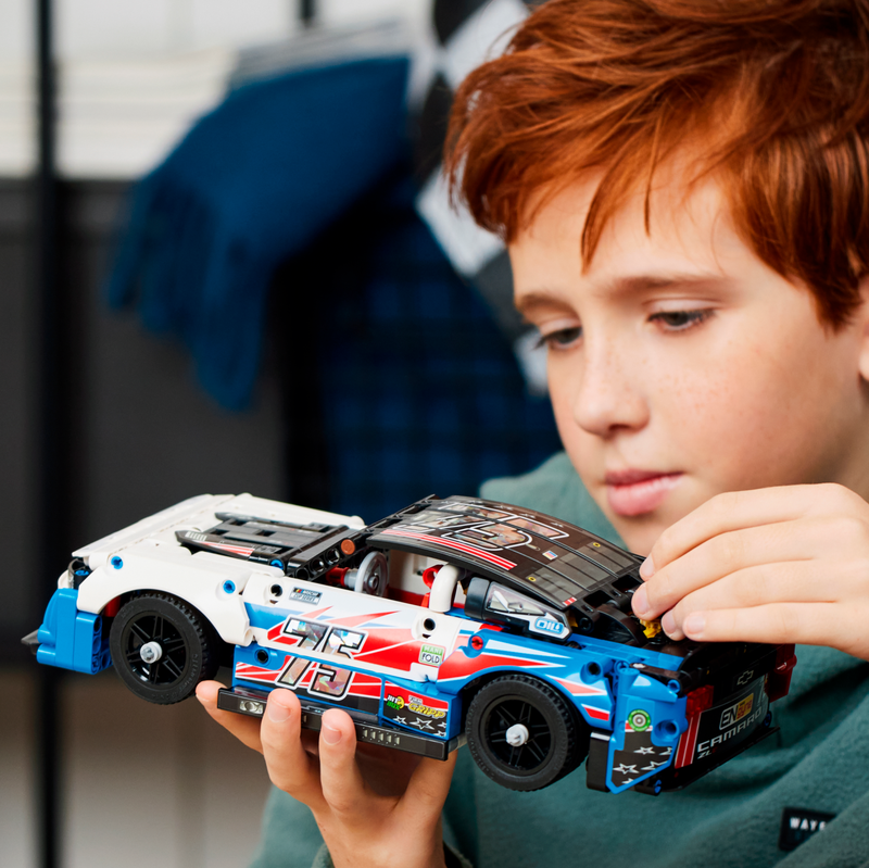 Technic 42153 NASCAR Next Gen Chevrolet Camaro ZL1