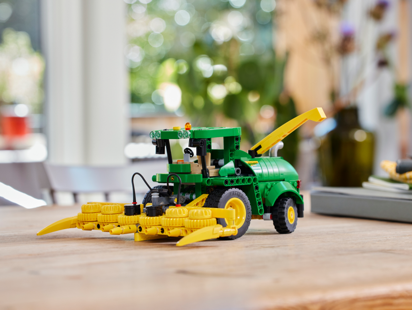 Technic 42168 John Deere 9700 Forage Harvester