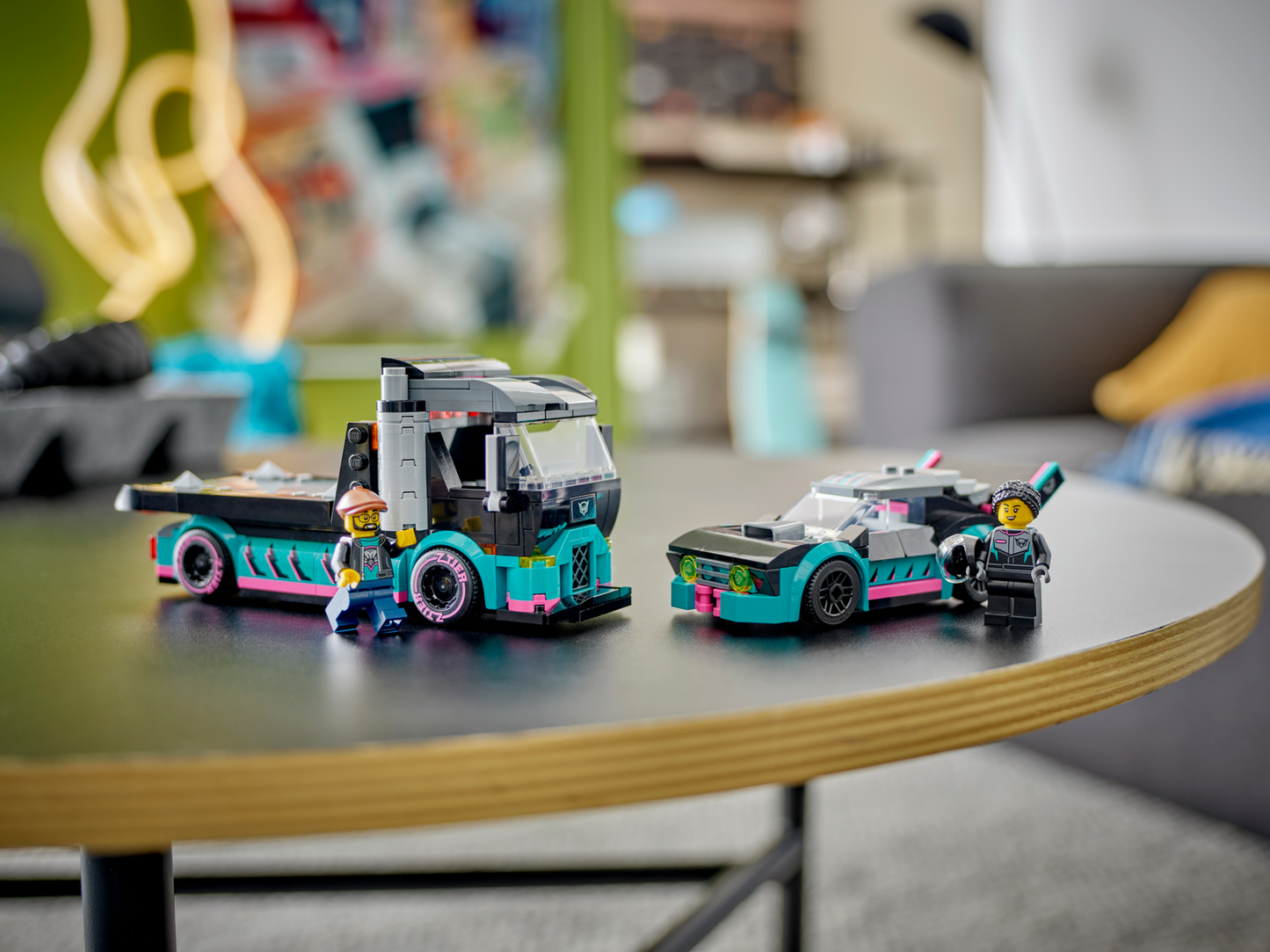 City 60406 Autotransporter mit Rennwagen