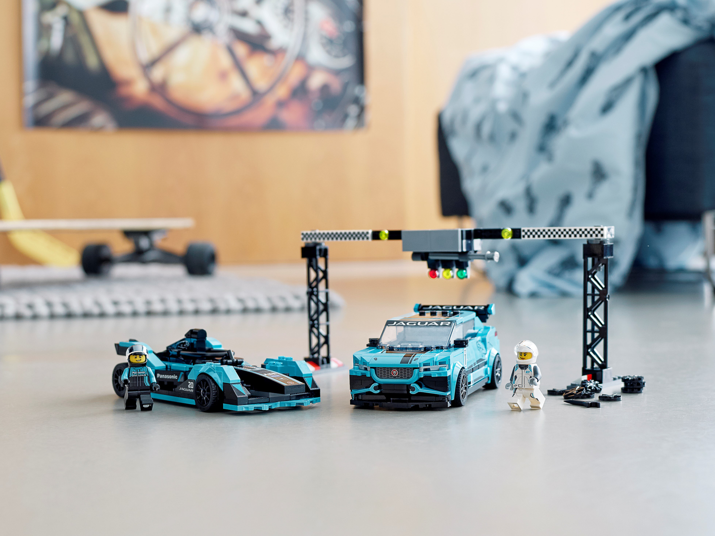 Speed Champions 76898 Formula E Panasonic Jaguar Racing GEN2 car & Jaguar I-PACE eTROPHY