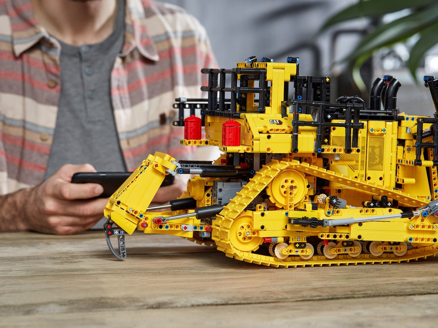 Technic 42131 Appgesteuerter Cat D11 Bulldozer