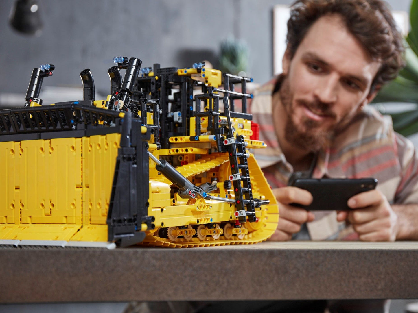 Technic 42131 Appgesteuerter Cat D11 Bulldozer