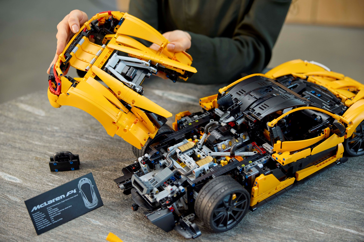 Technic 42172 McLaren P1