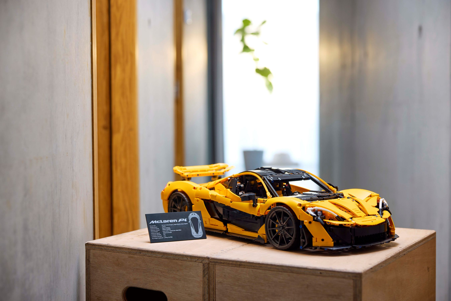 Technic 42172 McLaren P1