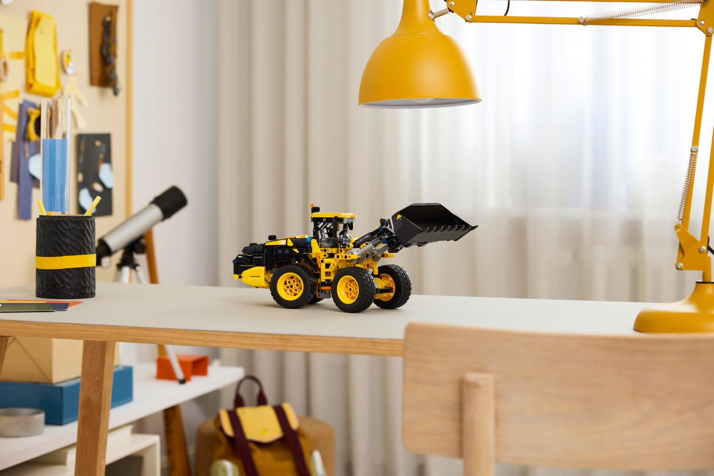 Technic 42209 Volvo L120 Electric Radlader