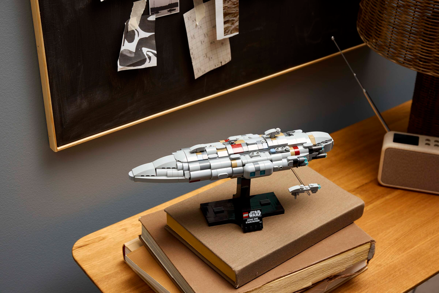 Star Wars 75405 Home One Starcruiser