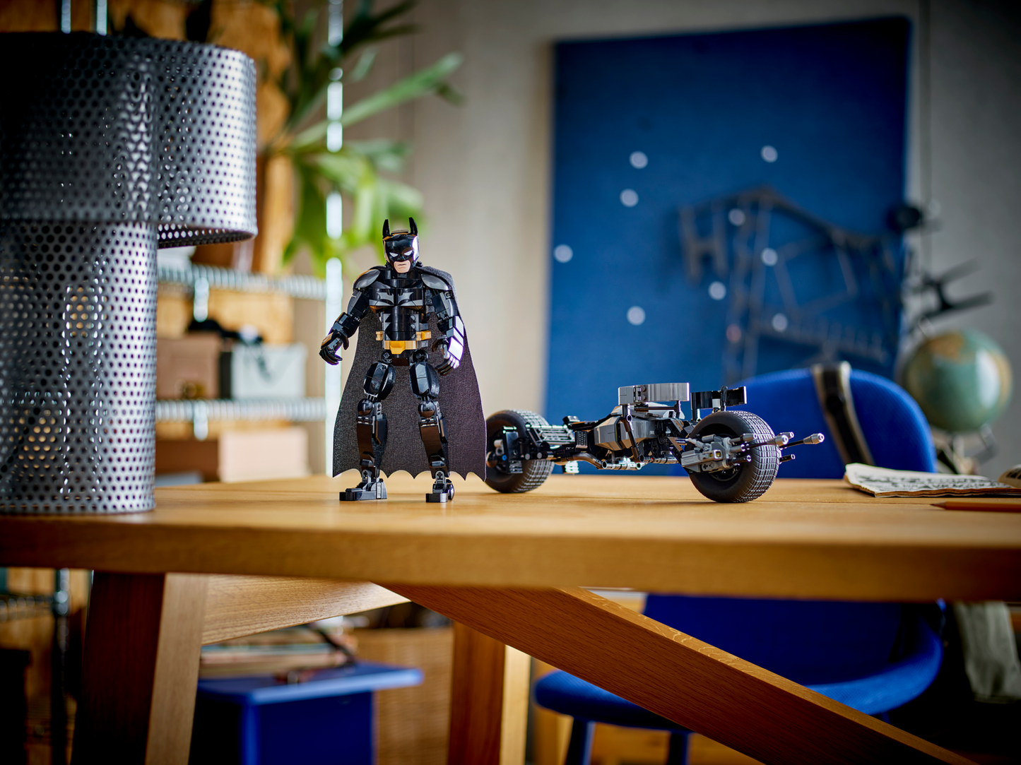 Batman 76273 Batman Baufigur mit dem Batpod