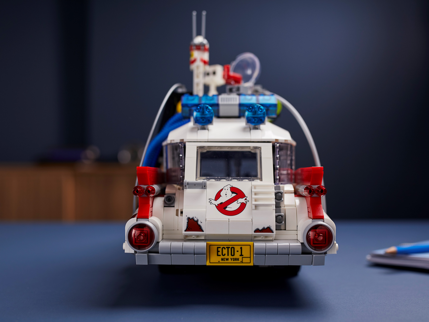 Icons 10274 Ghostbusters ECTO-1