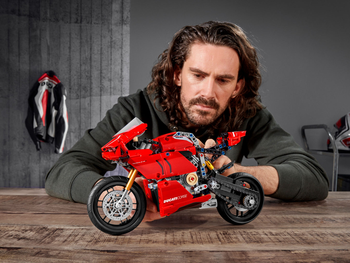 Technic 42107 Ducati Panigale V4 R