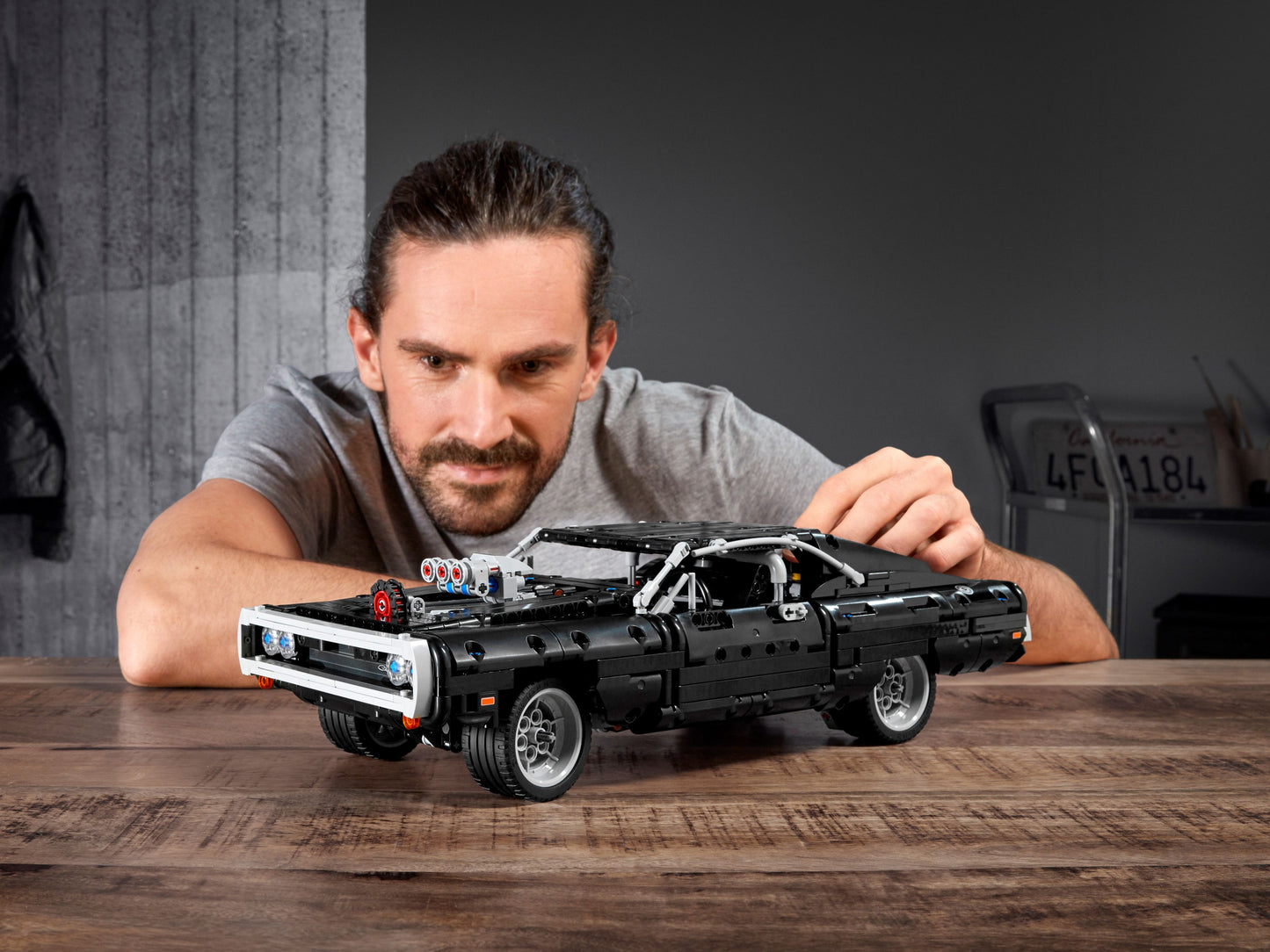 Technic 42111 Dom's Dodge Charger