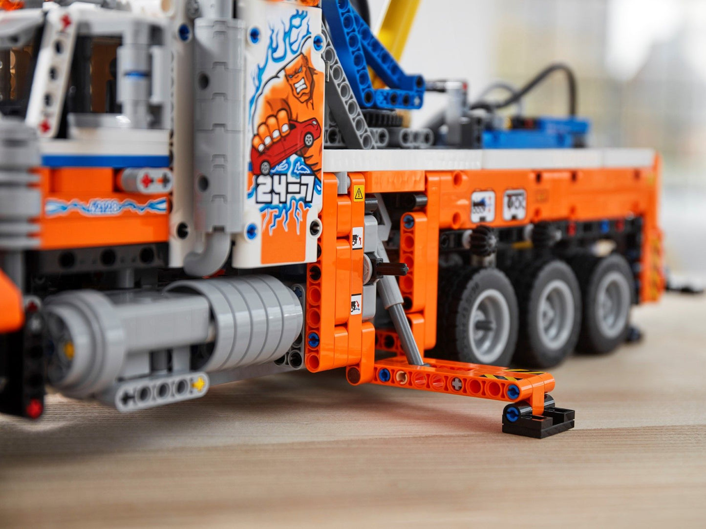 Technic 42128 Schwerlast-Abschleppwagen