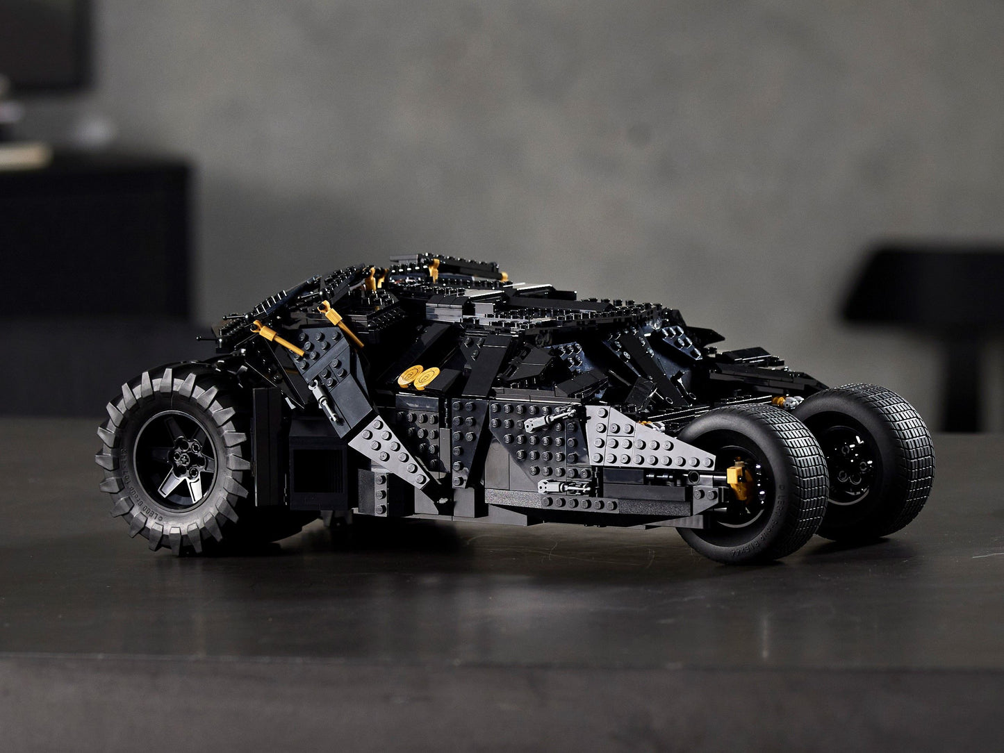 Super Heroes 76240 LEGO DC Batman™ – Batmobile™ Tumbler