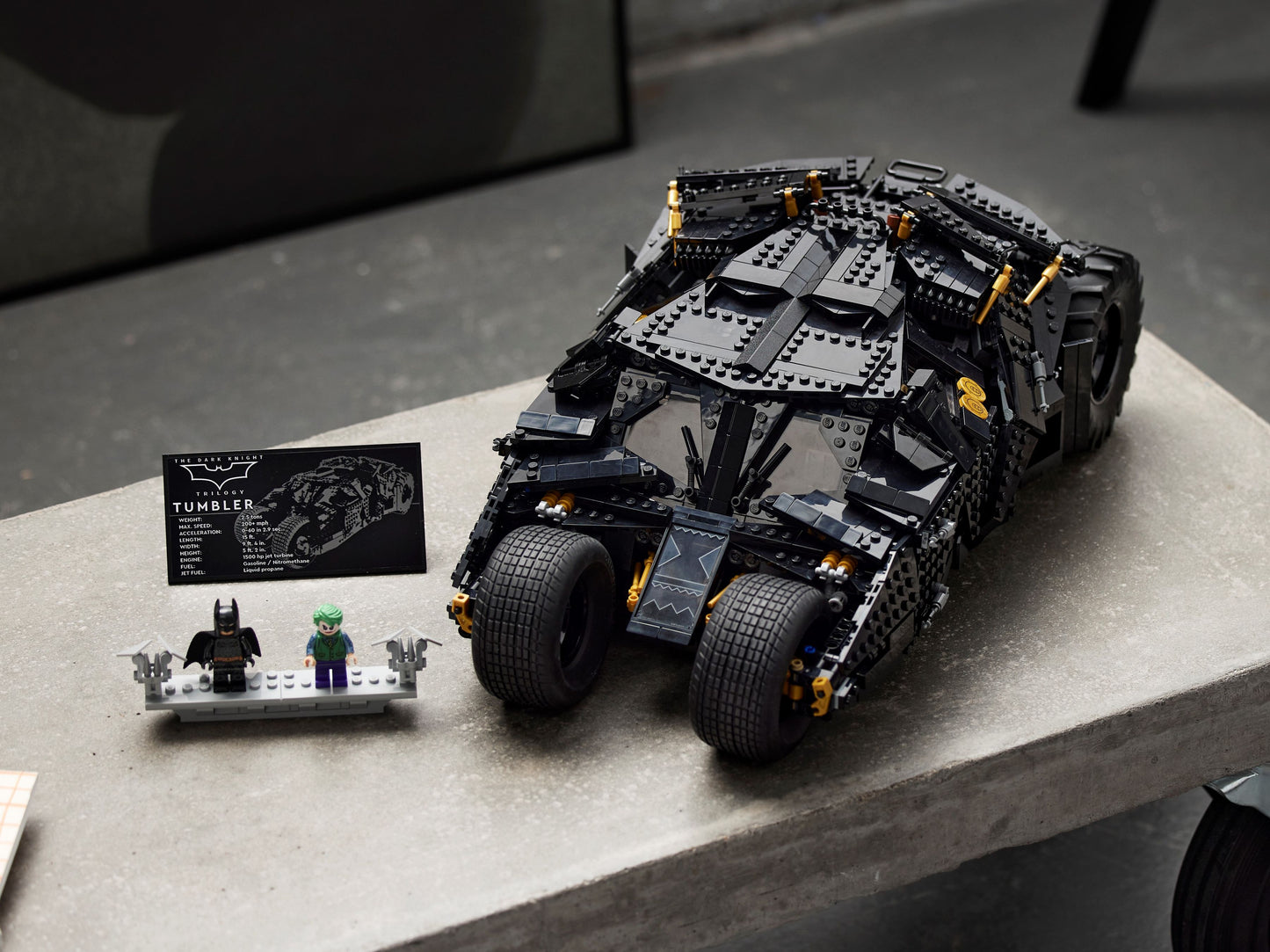 Super Heroes 76240 LEGO DC Batman™ – Batmobile™ Tumbler